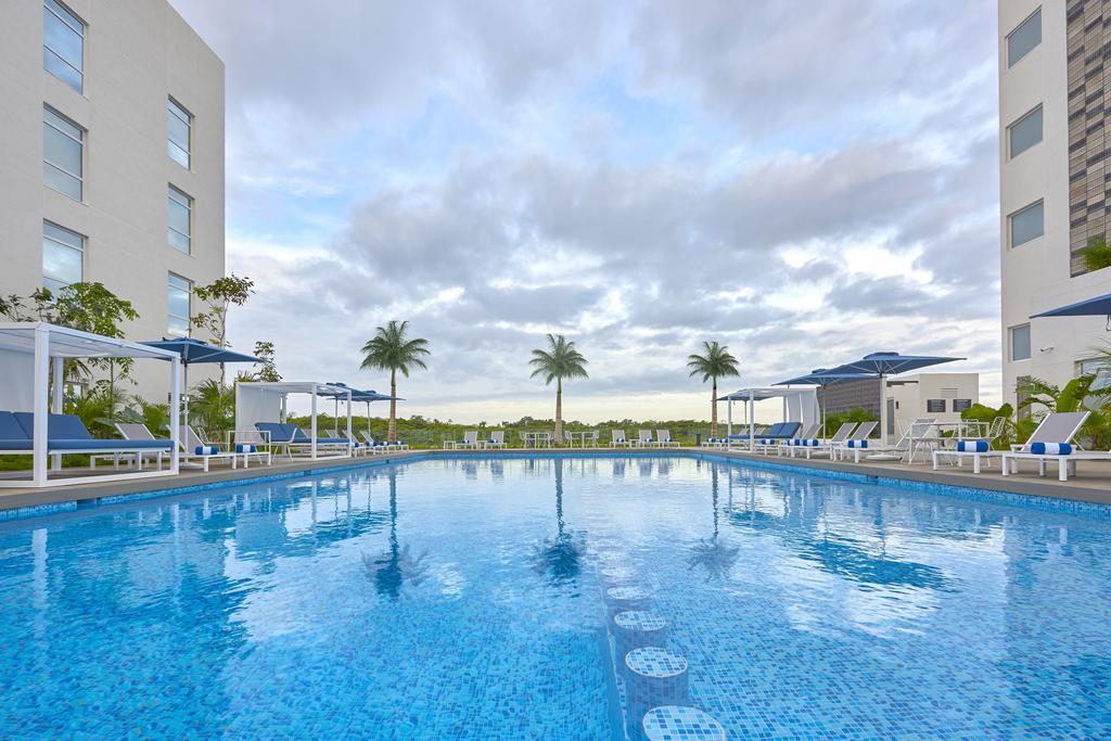 City Express Suites Cancún Aeropuerto